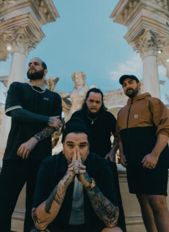 Signs Of The Swarm mit neuem Brett zu „Scars Upon Scars“