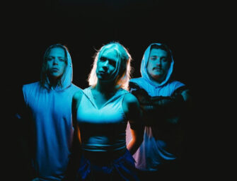 INDECENT BEHAVIOR und AIR DRAWN DAGGER droppen „GIVE ME EVERYTHING“
