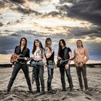 Wings of Steel veröffentlichen mitreißende Single “Burning Sands“