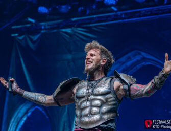 FEUERSCHWANZ veröffentlichen Live-Video zu „Knightclub“