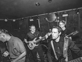 Hawkbit mit hartem Sound: „Did she feed him to the pigs?“