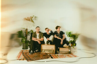 WOODSHIP beweisen: Humor & Ernst gehen zusammen! Neue EP „Transciency“