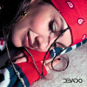 Kuschelige Weihnachtsnummer ohne Kitsch: DEVADO mit "Kept me alive" Kuschelige Weihnachtsnummer ohne Kitsch: DEVADO mit "Kept me alive"