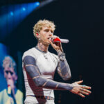 MGK live in München: So war die Lost Americana Show in der Olympiahalle | Konzertreview & Fotos MGK live in München: So war die Lost Americana Show in der Olympiahalle | Konzertreview & Fotos