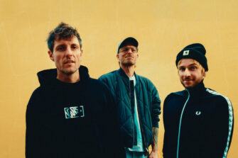 Itchy liefern den „Tribute Song“ ab!