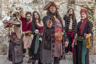 The Groggy Dogs: die spanischen Piratenpunks heben ihren Krug und setzen Segel mit „One Last Toast“