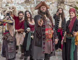 The Groggy Dogs: die spanischen Piratenpunks heben ihren Krug und setzen Segel mit „One Last Toast“