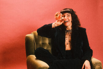 Ina Regen mit neuem Longplayer „Revolution der Liebeslieder“