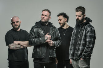 KRIS BARRAS BAND mit neuer Single „Riot Of One“ vom kommenden Album „Monsters We Made“