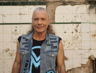 BRUCE DICKINSON mit Preisgekröntes Video zu „Tears Of The Dragon“