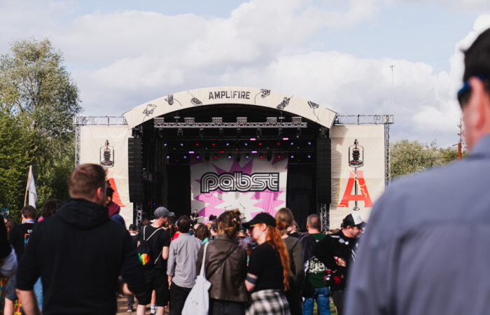 10.000 Besucher*innen feiern gelungene Premiere des Amplifire Festivals | Review & Fotos