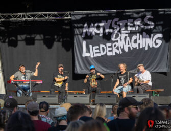 Monsters of Liedermaching kommen mit dem neuen Album Sutsche auf Tour 2026