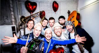 Revolte Tanzbein droppen neues Video zu „Bananenkönig“